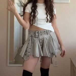 Stylish Gray Pleated Skirt